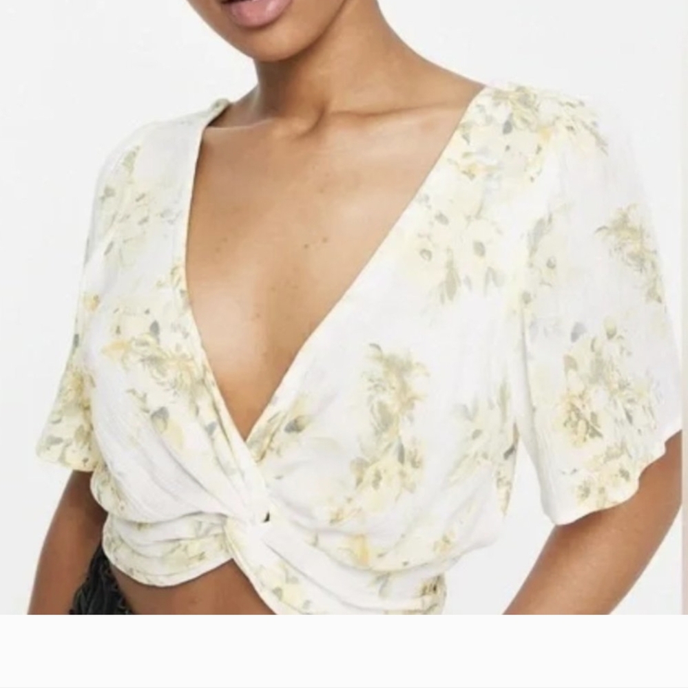 Abercrombie & Fitch Flutter Sleeve Crop Top (Size: L)